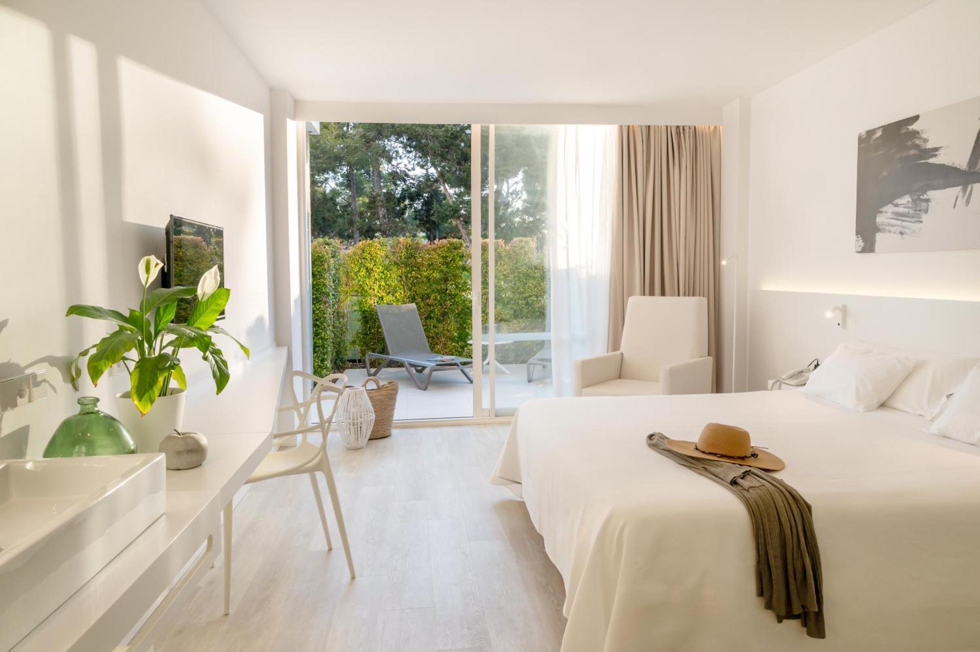 Els Pins Resort & Spa - Emar Hotels San Antonio  Bagian luar foto